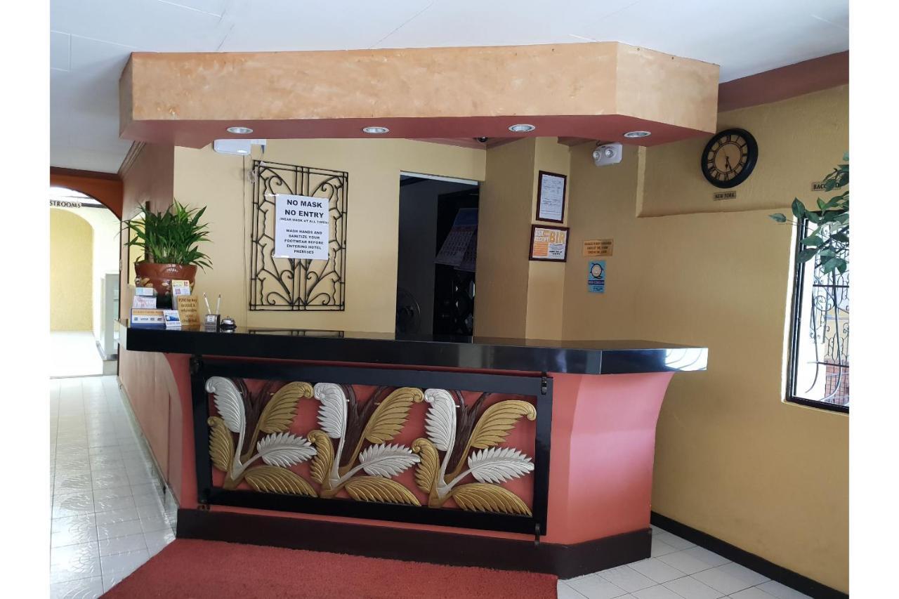 Saltimboca Tourist In Hotel Bacolod Luaran gambar